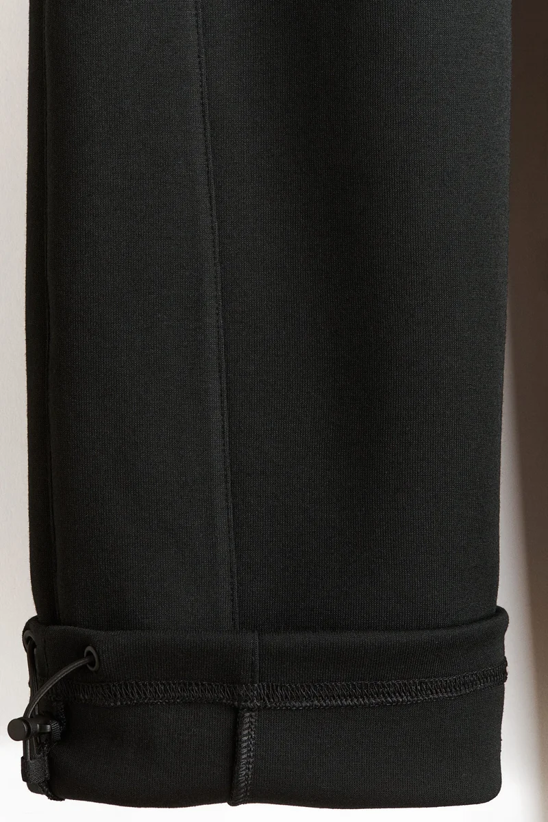 اتش اند ام بنطلون رياضي بقصّة مريحة من نسيج دراي موف